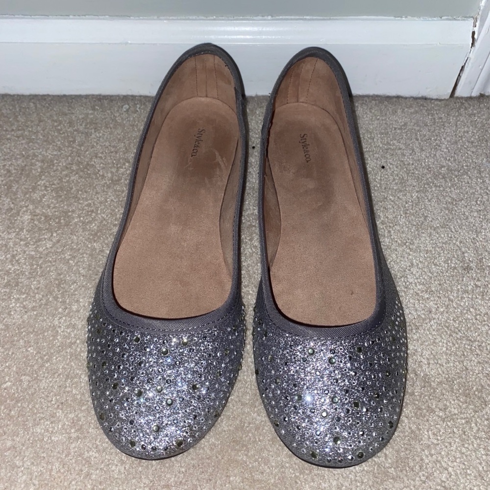 Flats - Picture 2 of 4